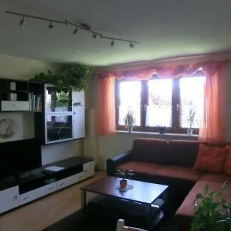 Ferienwohnung In Mit Grossem Garten Lägenhet *